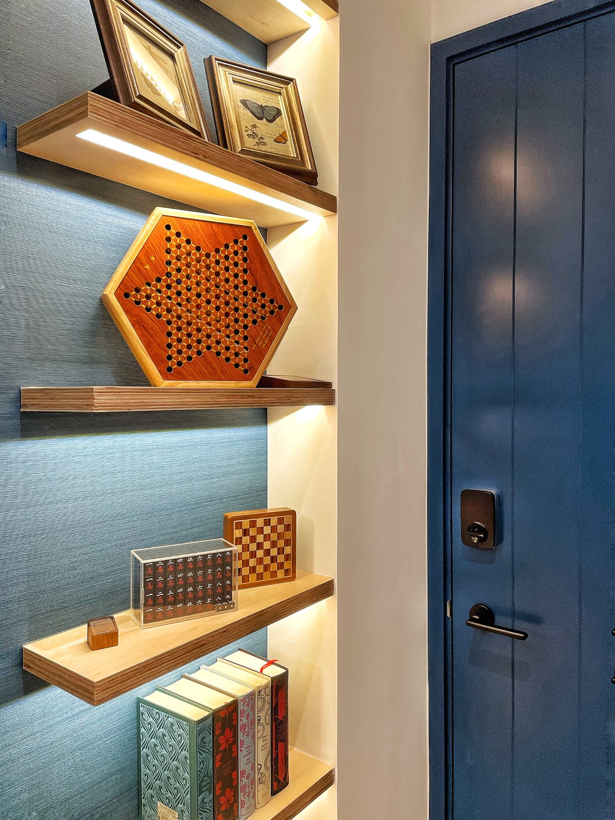 Lobby amenities
